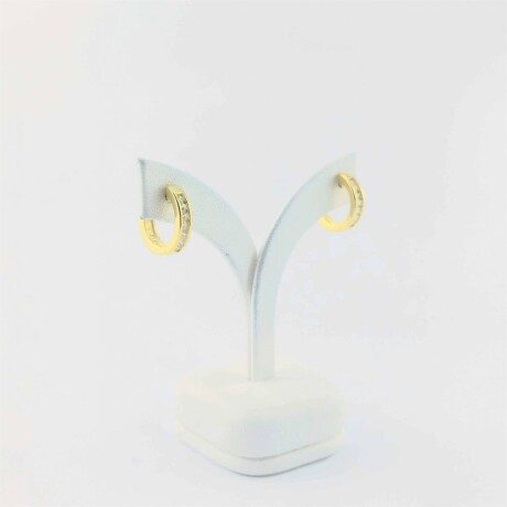 Aritos de plata 925 con baño de oro amarillo y circonias. Aritos de plata 925 con baño de oro amarillo y circonias.