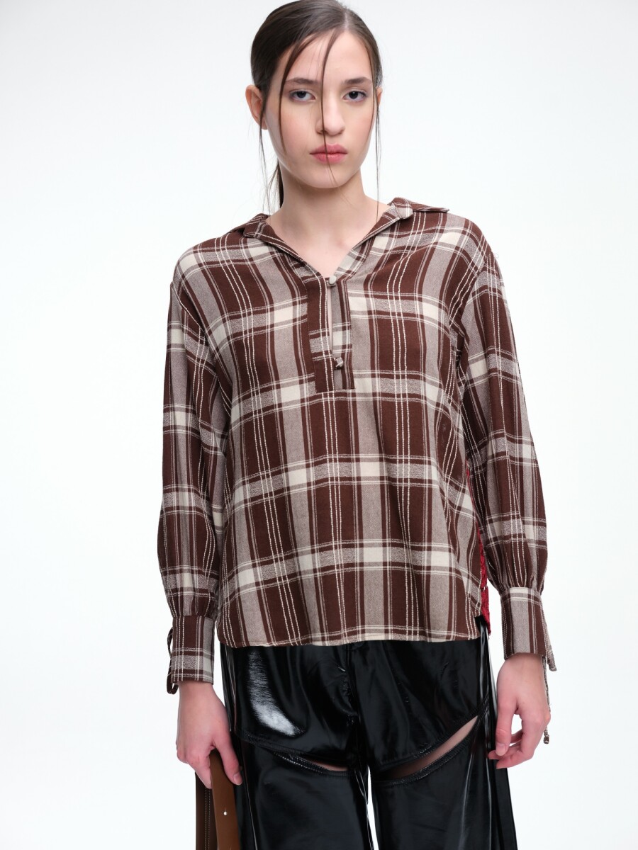 Camisa espalda encaje 