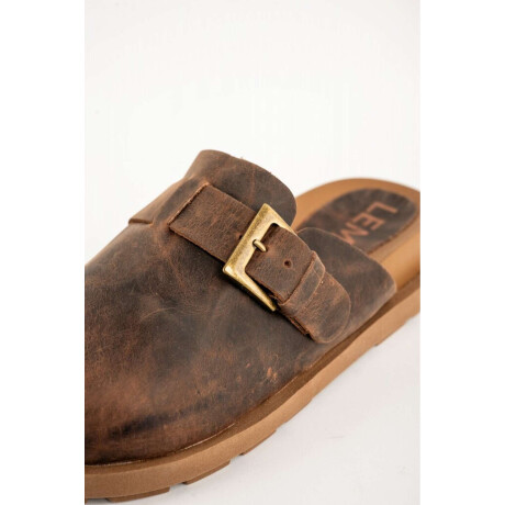 Zueco Cuero Chocolate