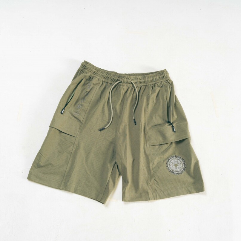 Short Caligrafía Verde Militar