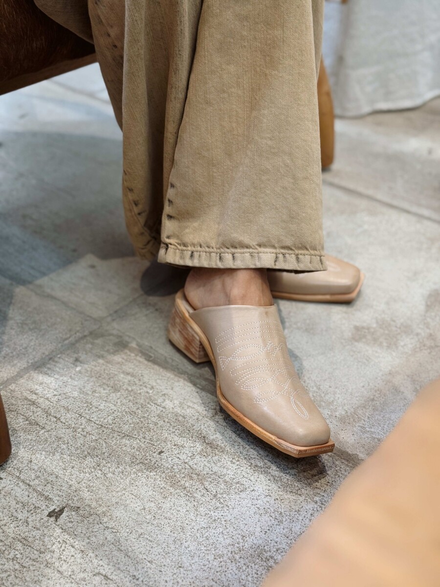 Zuecos Denver Beige 