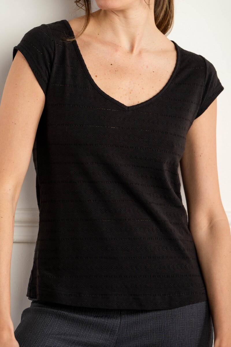Remera Texturada Escote V Negro