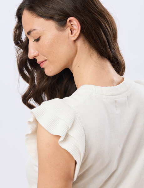 REMERA TEJIDA CON VOLADO Blanco