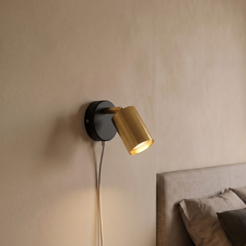 ARTEFACTO BOLD DE ADOSAR ORIENTABLE Luminaria de Pared Bold Brass