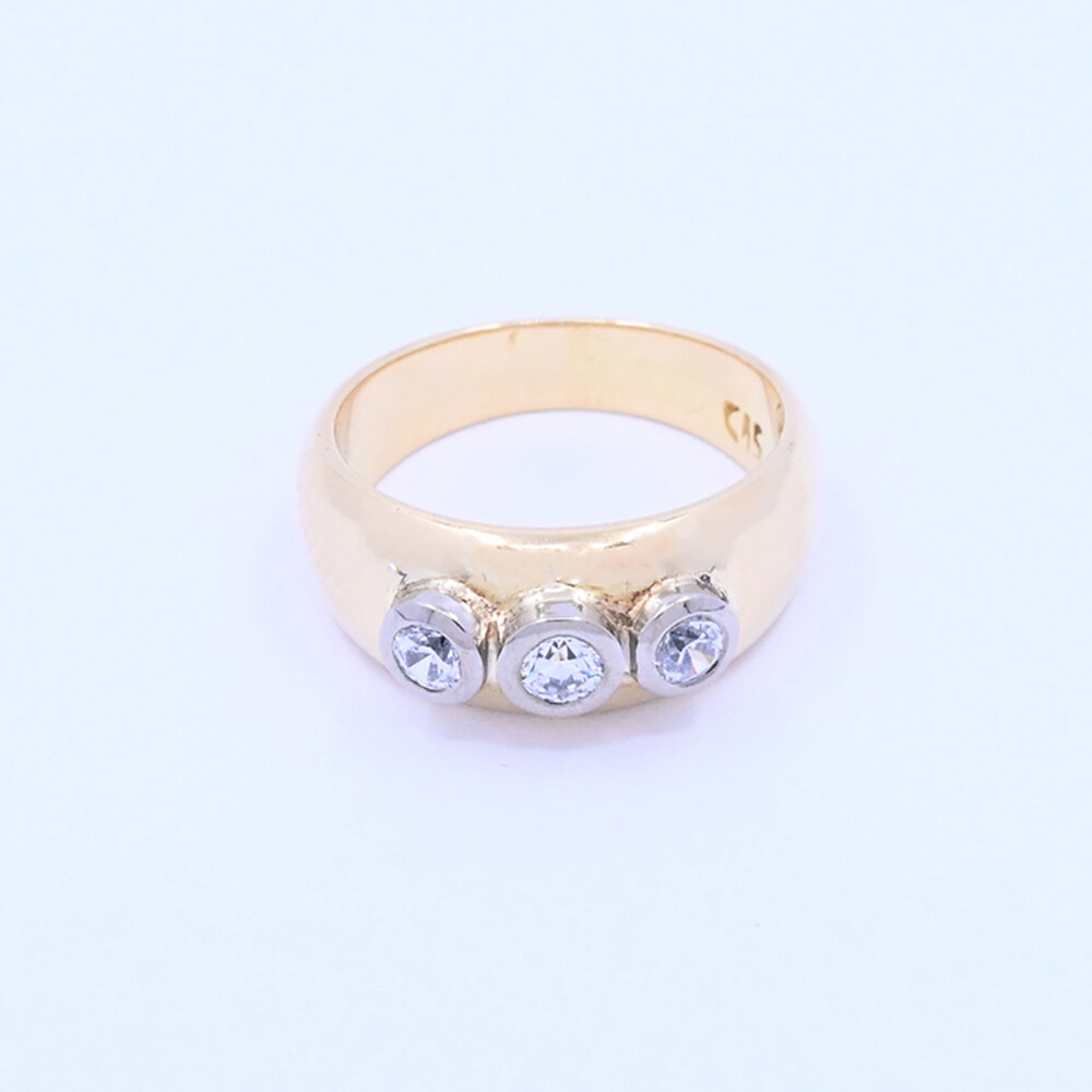 Anillo oro 18k con zirconias. Anillo oro 18k con zirconias.