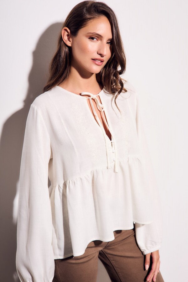 Blusa Viscosa Bordada Nacar