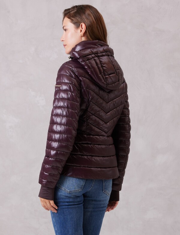 Campera Puffer Satinada Con Capucha Y Puños MARRON