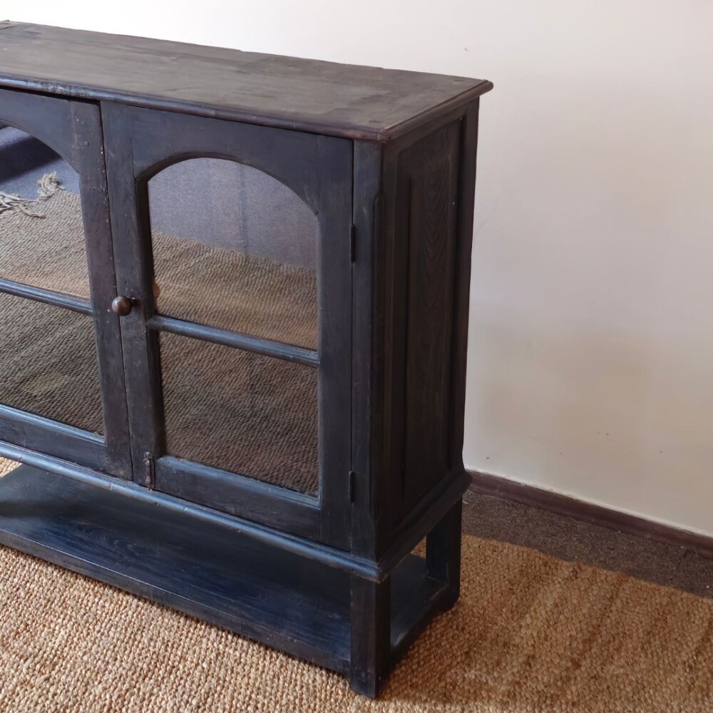 Aparador de Madera con Puertas Vidriadas Aparador de Madera con Puertas Vidriadas