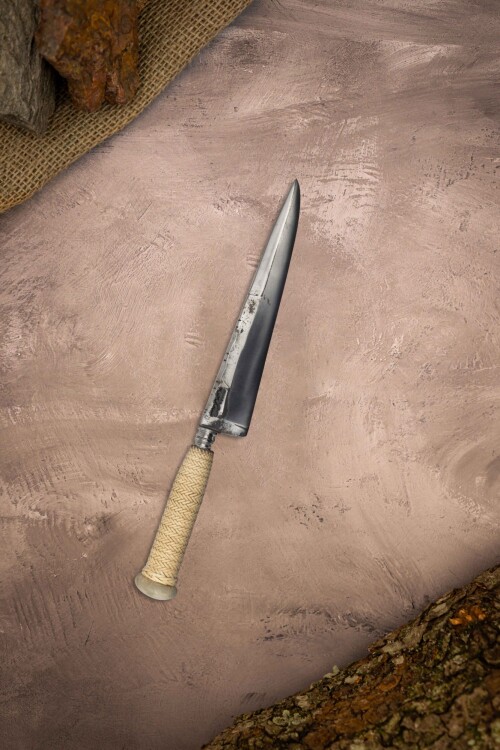 Cuchillo cabo trenzado con cuero crudo Cuchillo cabo trenzado con cuero crudo