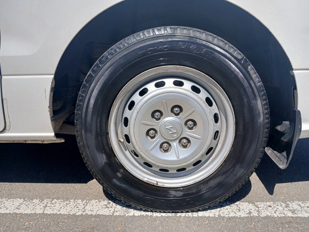 Hyundai H-1 Minibus 2.4 12 Pasajeros Extra Full Hyundai H-1 Minibus 2.4 12 Pasajeros Extra Full