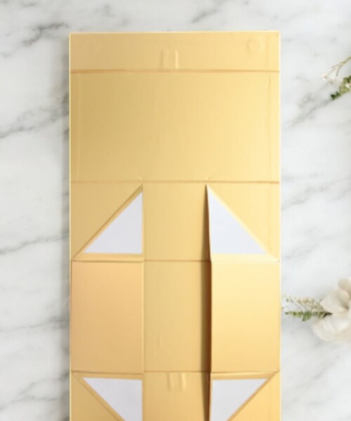 Caja rígida con imán 30x15x10,5 cm. DORADO
