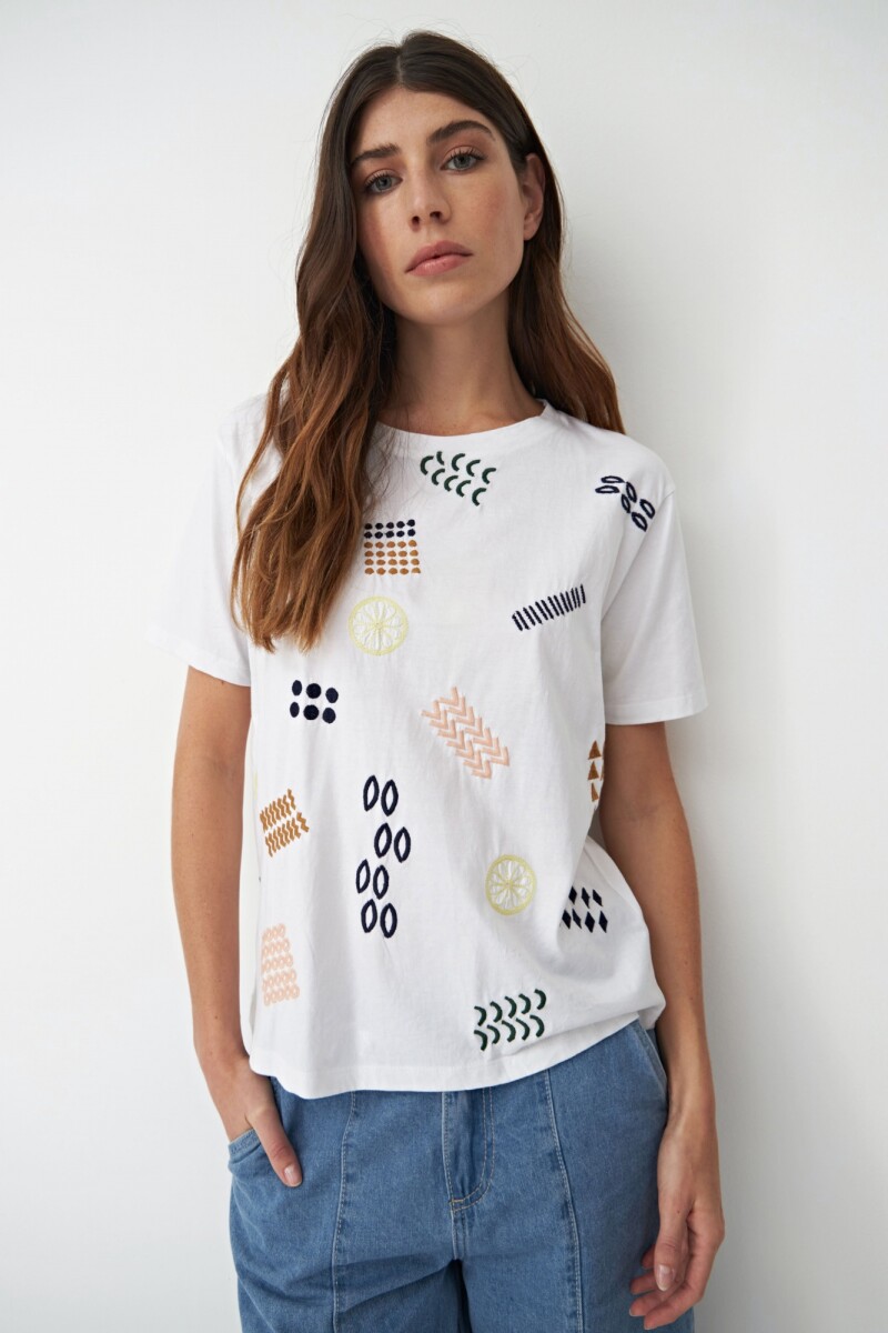 Remera con bordado multicolor blanco