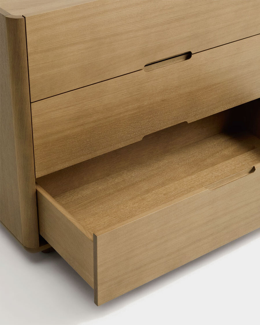 Cómoda Arelida de chapa y madera maciza de roble acabado marrón claro 100 x 80 cm Cómoda Arelida de chapa y madera maciza de roble acabado marrón claro 100 x 80 cm