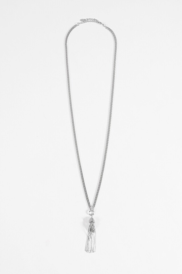 Collar de acero con dije plateado