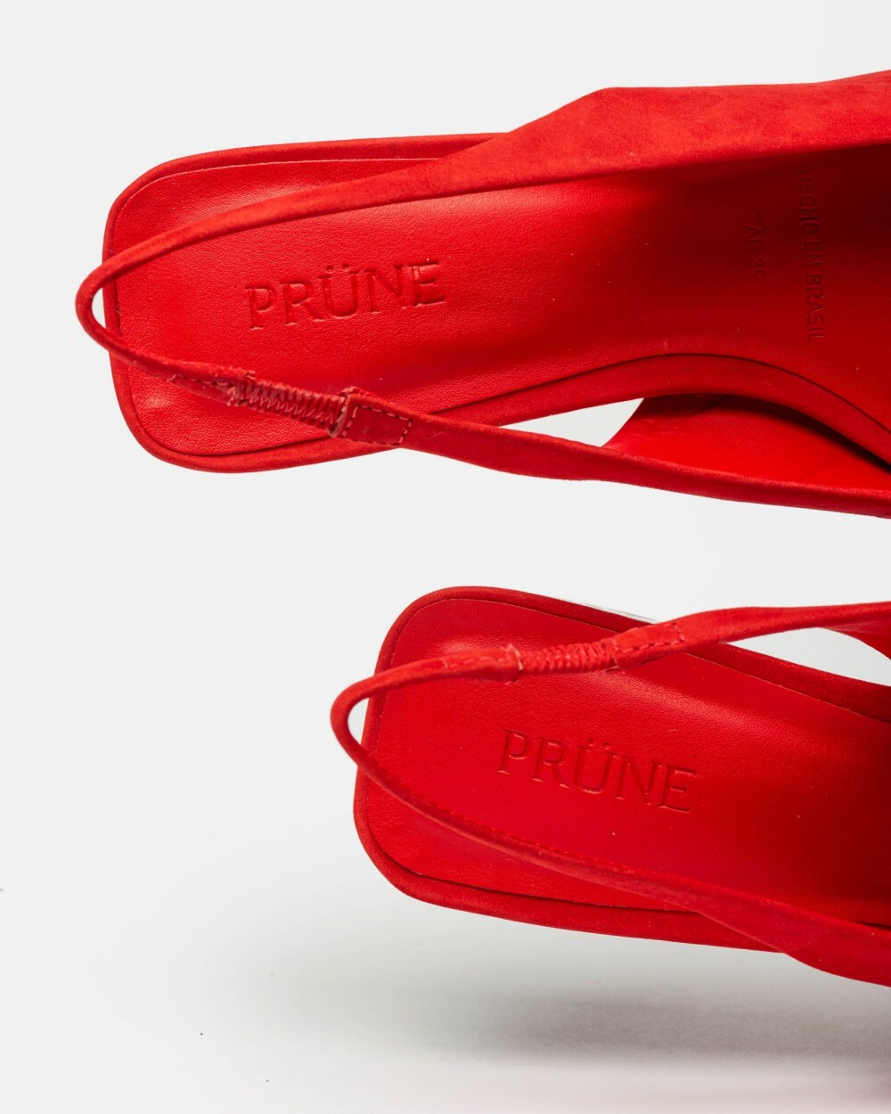 Stiletto Marga En Cuero Nobuk Rojo