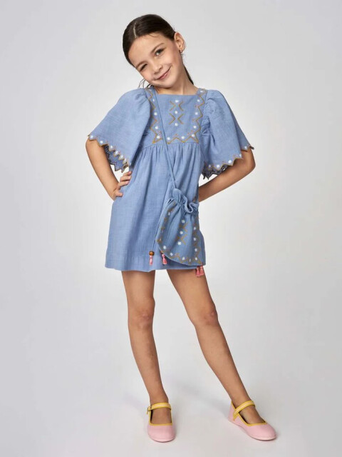 Vestido Con Bordados Azul Claro