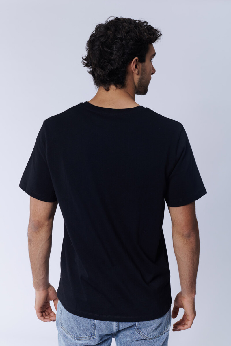 Remera Parche Negro
