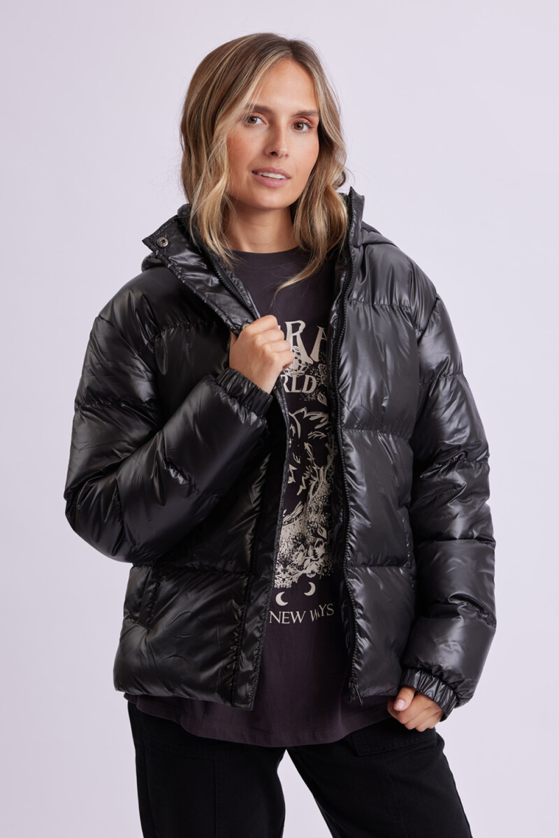 Campera de abrigo con capucha Negra