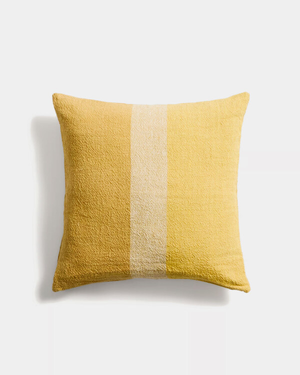 Almohadón Nurei de algodón y lino amarillo, 50 x 50 cm Almohadón Nurei de algodón y lino amarillo, 50 x 50 cm
