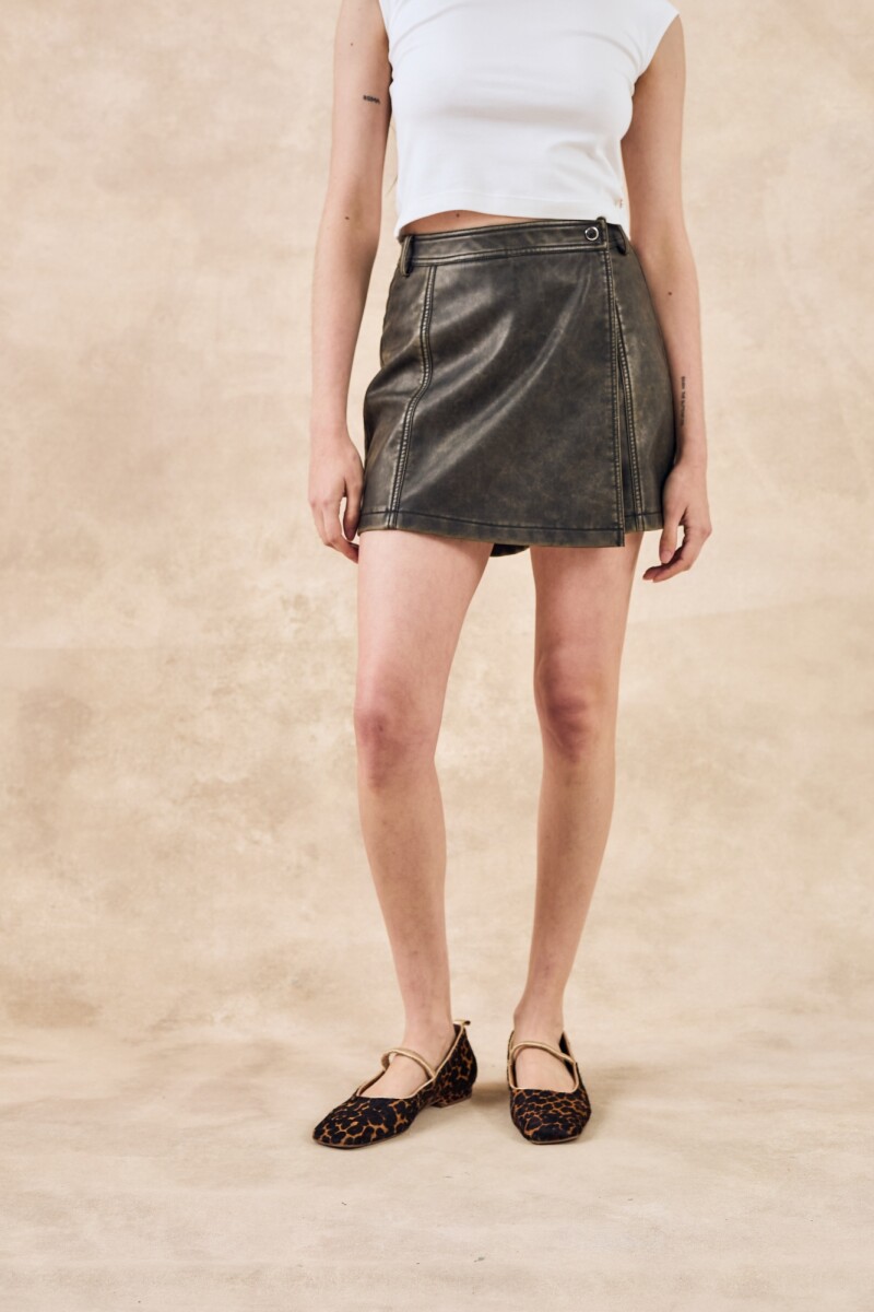 Skort Cuero Vegano Lavado Safari
