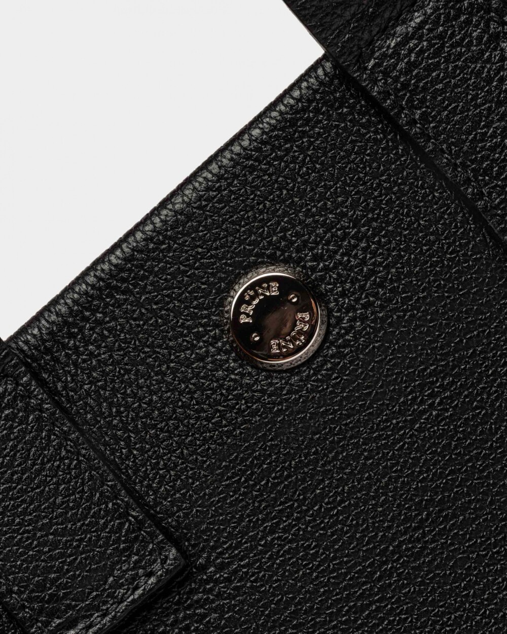 Cartera de Mano Capri En Cuero Graneado Negro