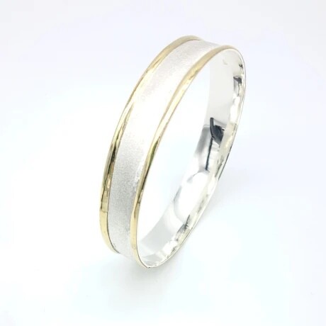 Esclava de plata 925 y double en oro 18 ktes. Esclava de plata 925 y double en oro 18 ktes.