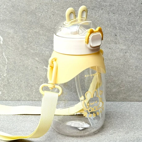 Botella Plástica Infantil Con Sorbito 650ml Botella Plástica Infantil Con Sorbito 650ml