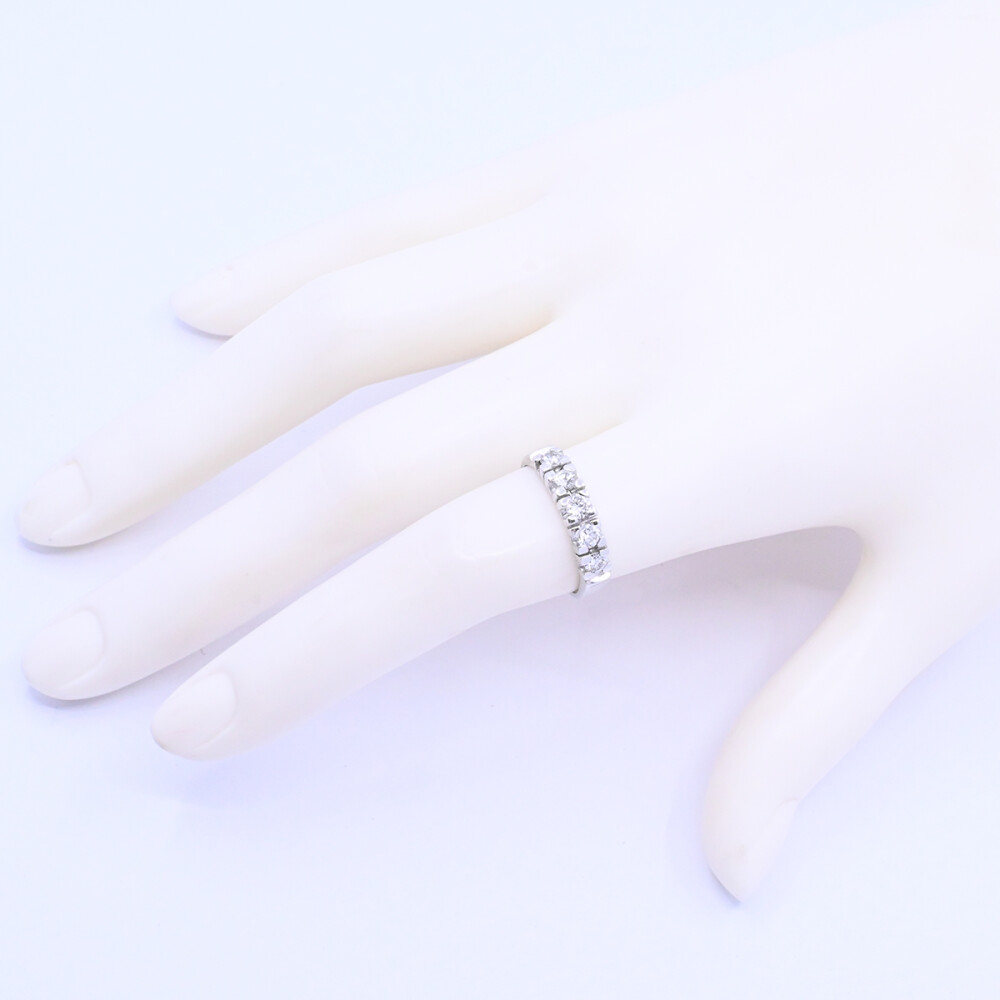 Anillo oro 18k blanco y brillantes engarce 4 puntas. Anillo oro 18k blanco y brillantes engarce 4 puntas.