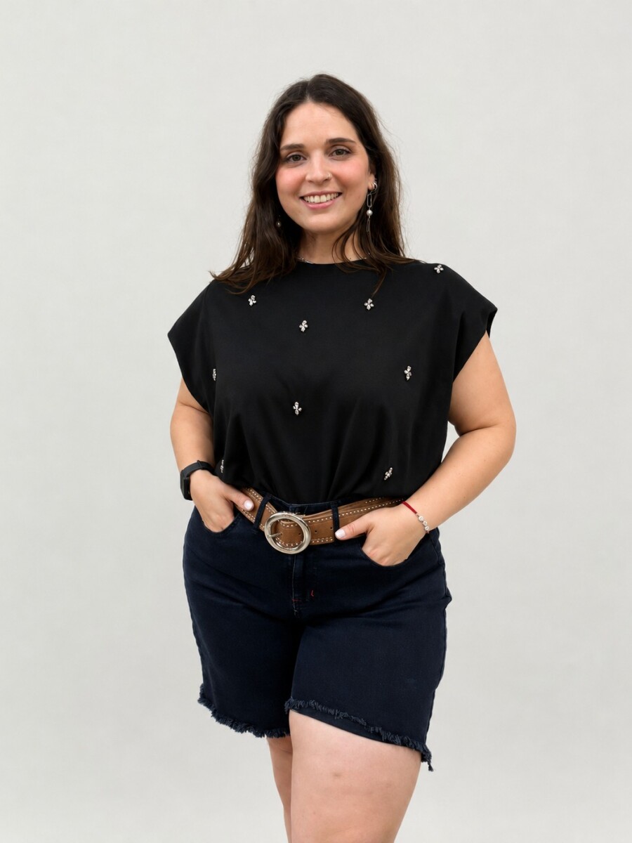 Remera hombreras Negro