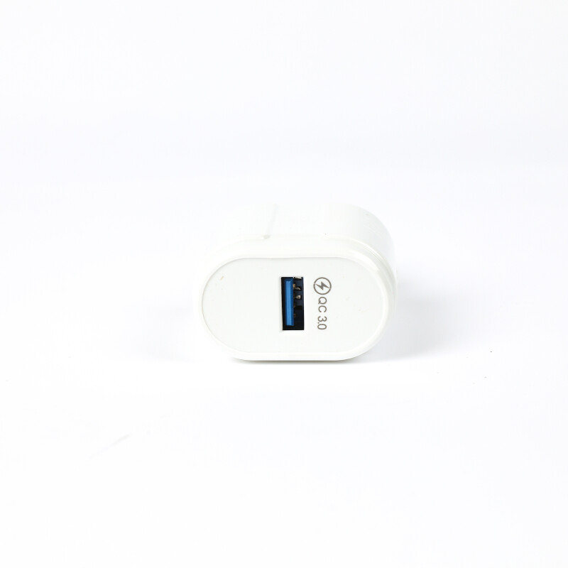 Cargador celular DK-C01 carga rapida 3.0A con cable USB tipo C Cargador celular DK-C01 carga rapida 3.0A con cable USB tipo C