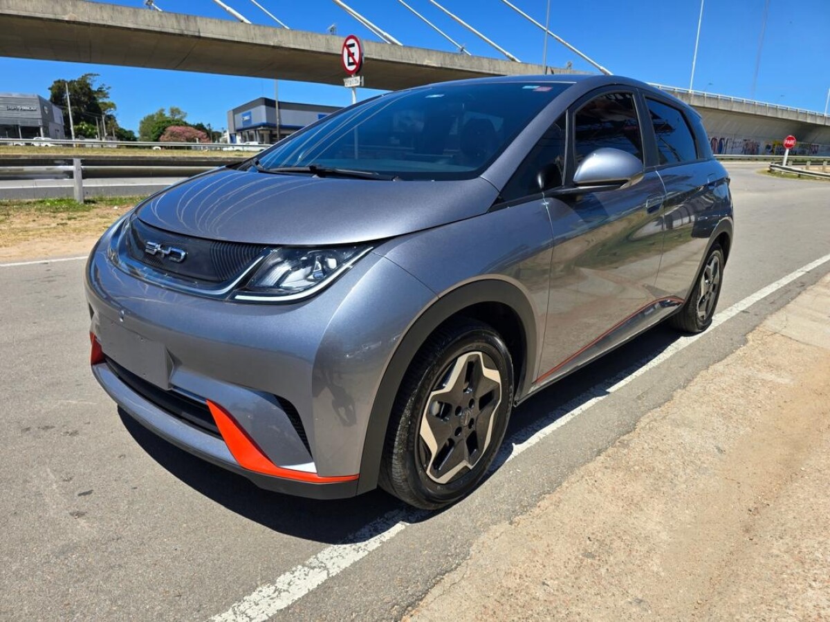 BYD e2 GS 100% eléctrico Extra Full | Permuta / Financia BYD e2 GS 100% eléctrico Extra Full | Permuta / Financia