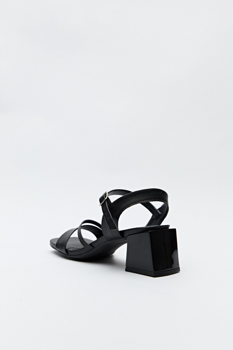 SANDALIA LUCCA Negro
