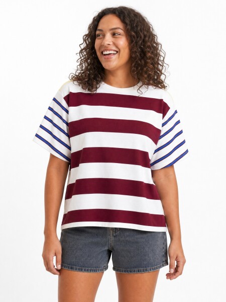 REMERA ILOMAN VARIANTE 1 (V)