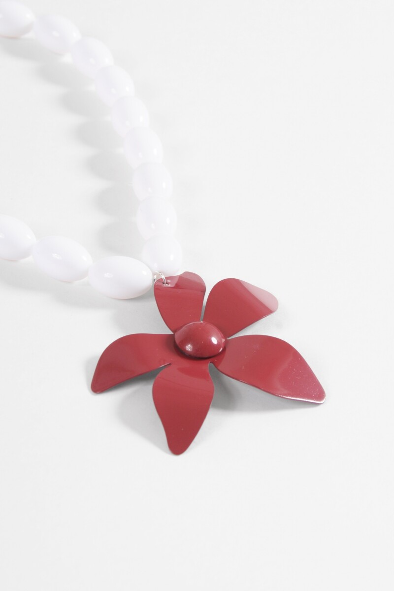 Collar flor acrílico bordo