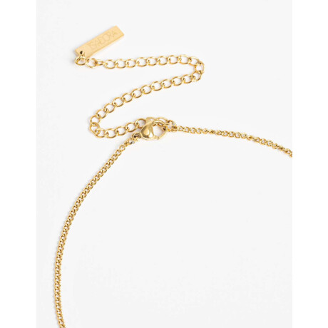 Cadena Corta con Dije Metal Dorado