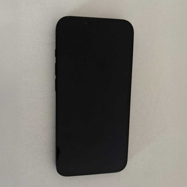 iPhone 16e 128GB - Black iPhone 16e 128GB - Black