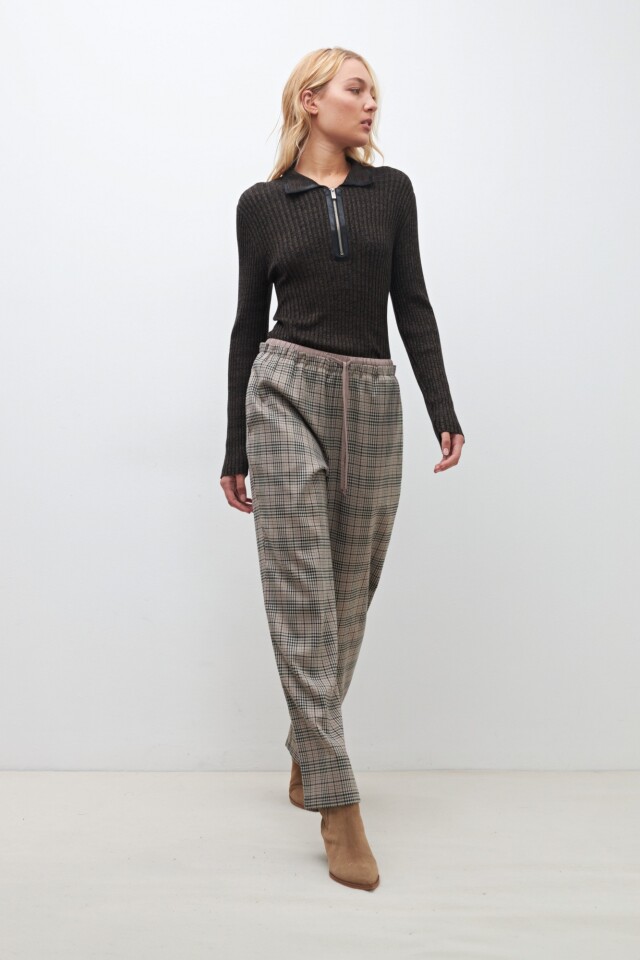 Pantalón escocés beige