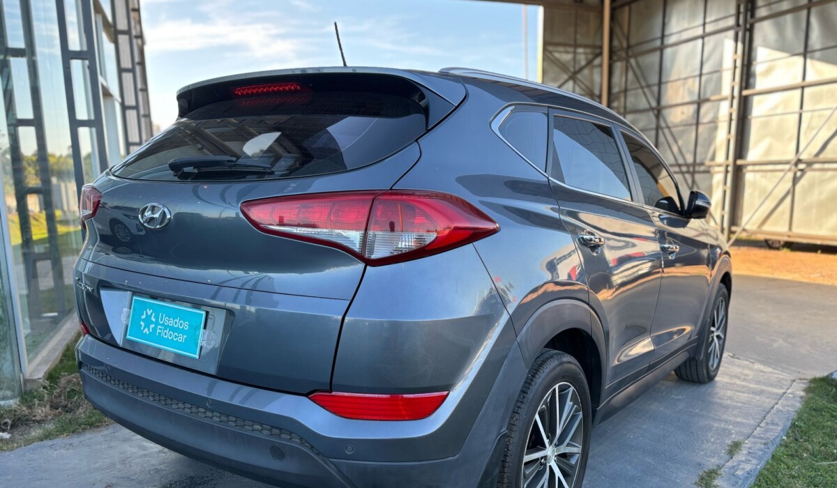 Hyundai Tucson 2,0 GLS Safe AT - 2016 Hyundai Tucson 2,0 GLS Safe AT - 2016