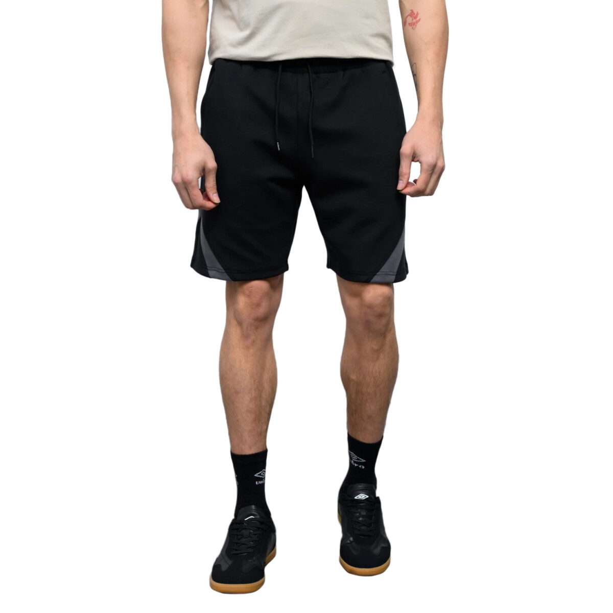 Bermuda de Hombre Umbro Rub - Negro - Gris 
