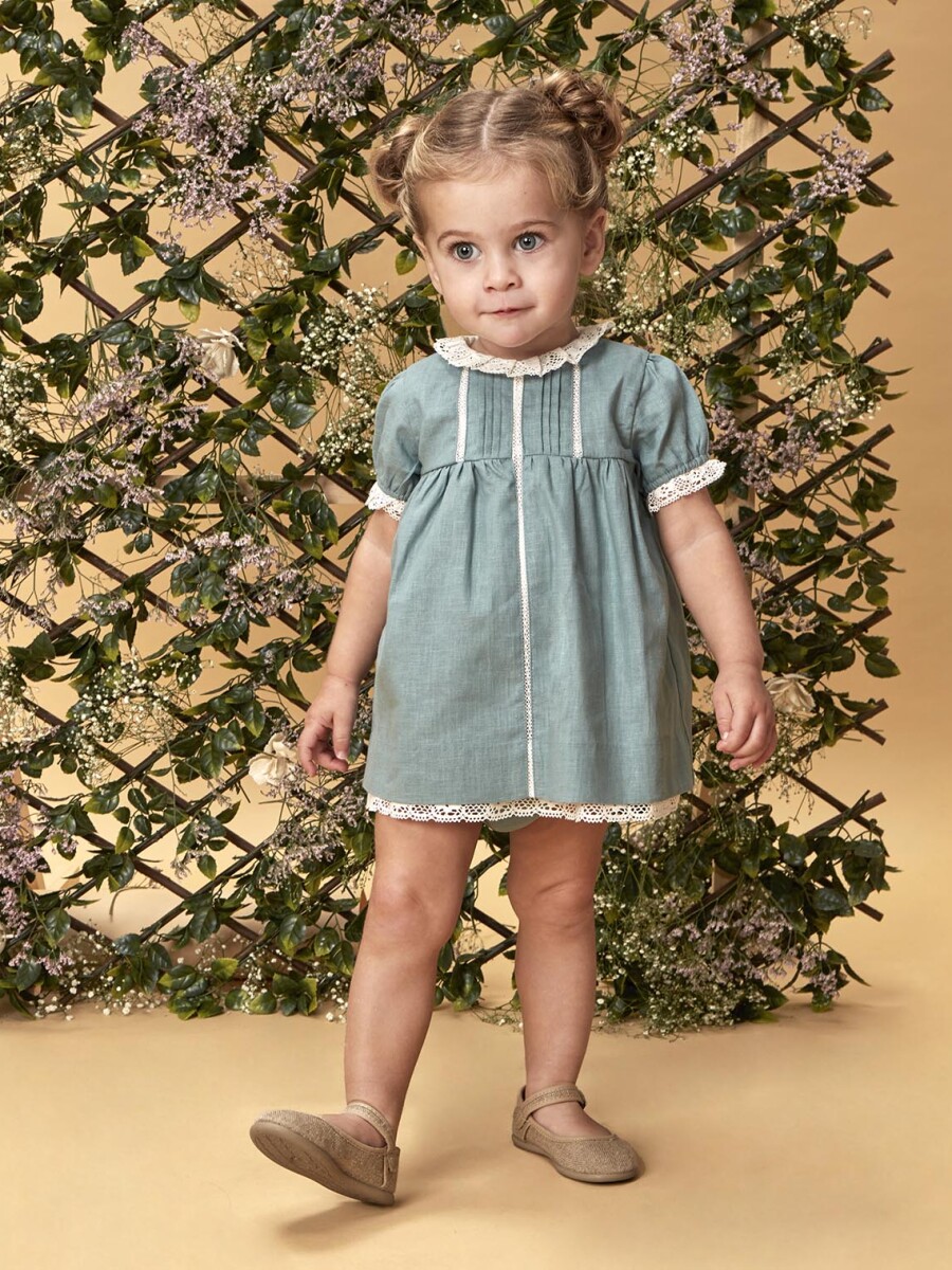 Vestidode Lino Con Tiras Bordadas Verde