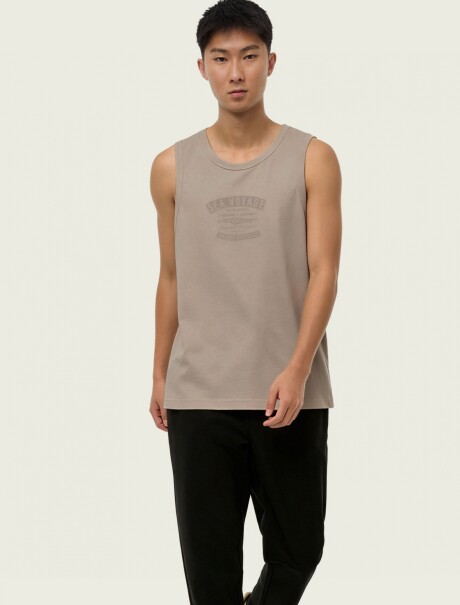 MUSCULOSA BÁSICA CON ESTAMPA GRIS