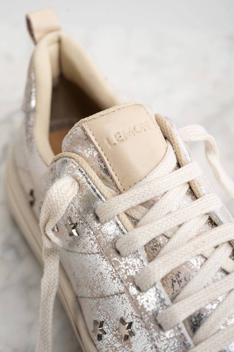 Zapatilla Cuero Apliques Nácar