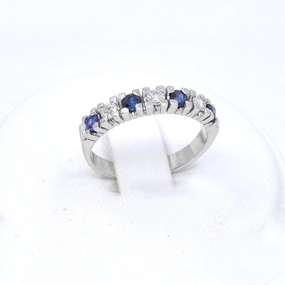 Anillo En Oro 18K Blanco Con Brillantes Y Zafiros Anillo En Oro 18K Blanco Con Brillantes Y Zafiros