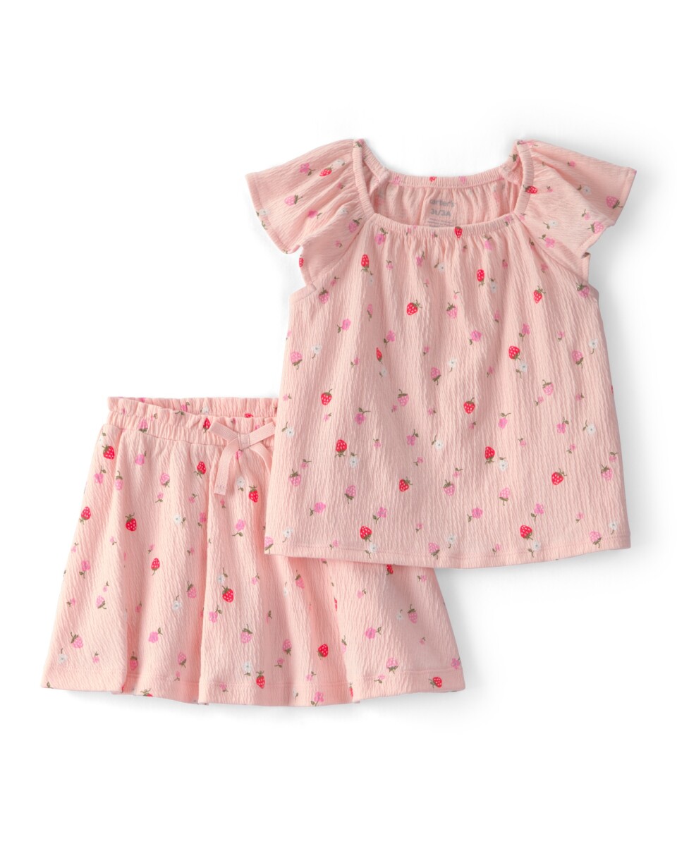 Set dos piezas de jersey arrugado, short pollera y remera, rosado, diseño frutillas. Talles 2-5T 