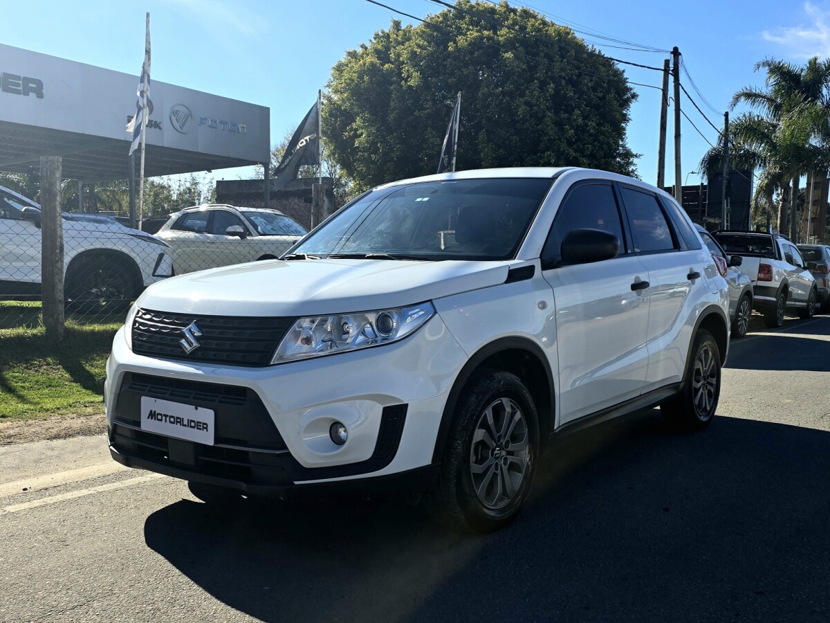 Suzuki Vitara GL 2020 EXCELENTE ESTADO! | Permuta / Financia Suzuki Vitara GL 2020 EXCELENTE ESTADO! | Permuta / Financia