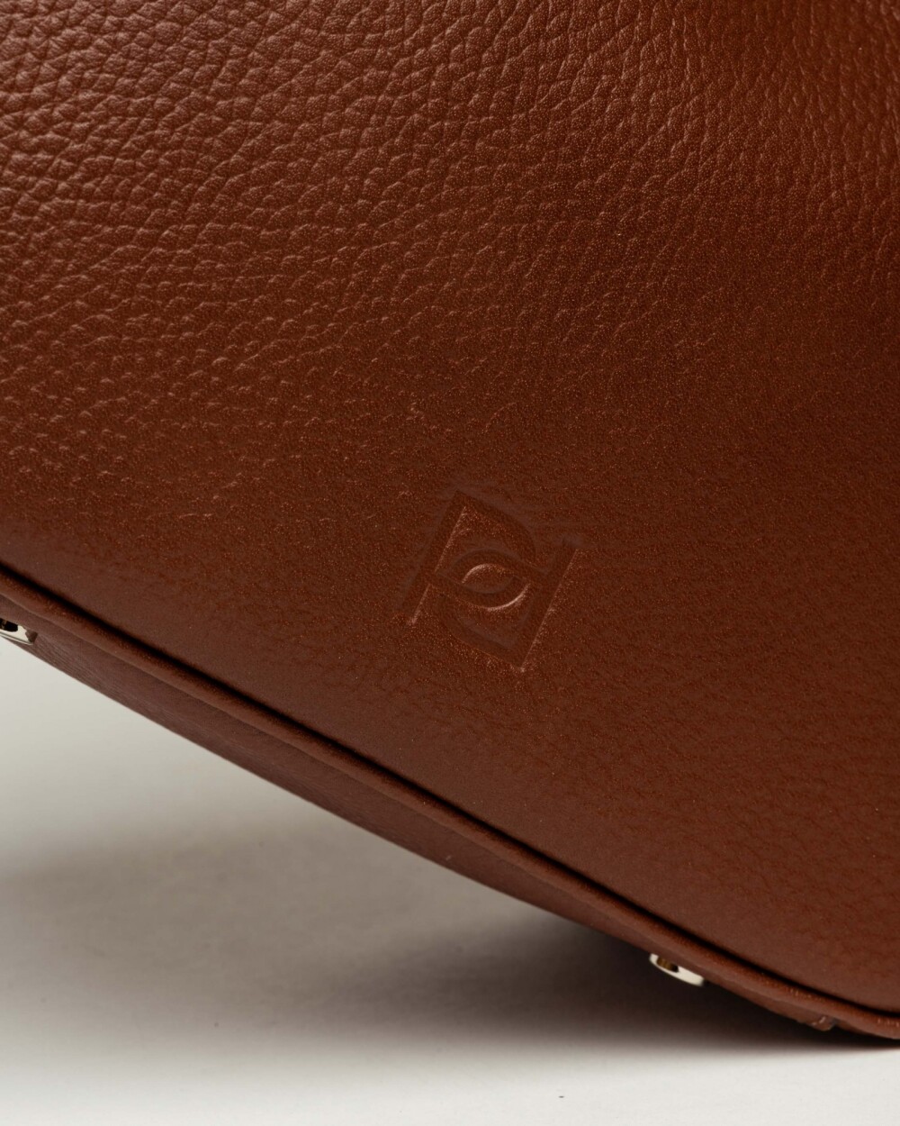 Bandolera Venice Floater Waxy Tabaco