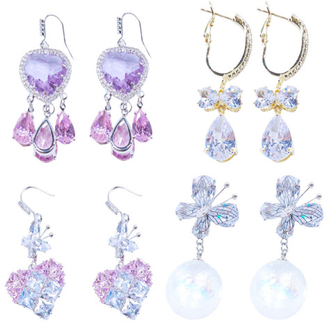 Aretes brillantes 4 diseños Aretes Brillantes 4 Diseños