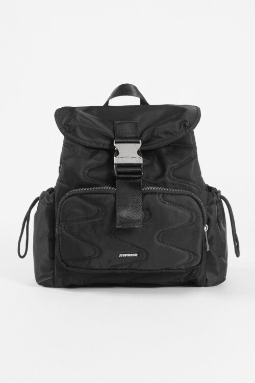Mochila wavy con bolsillo frontal negro