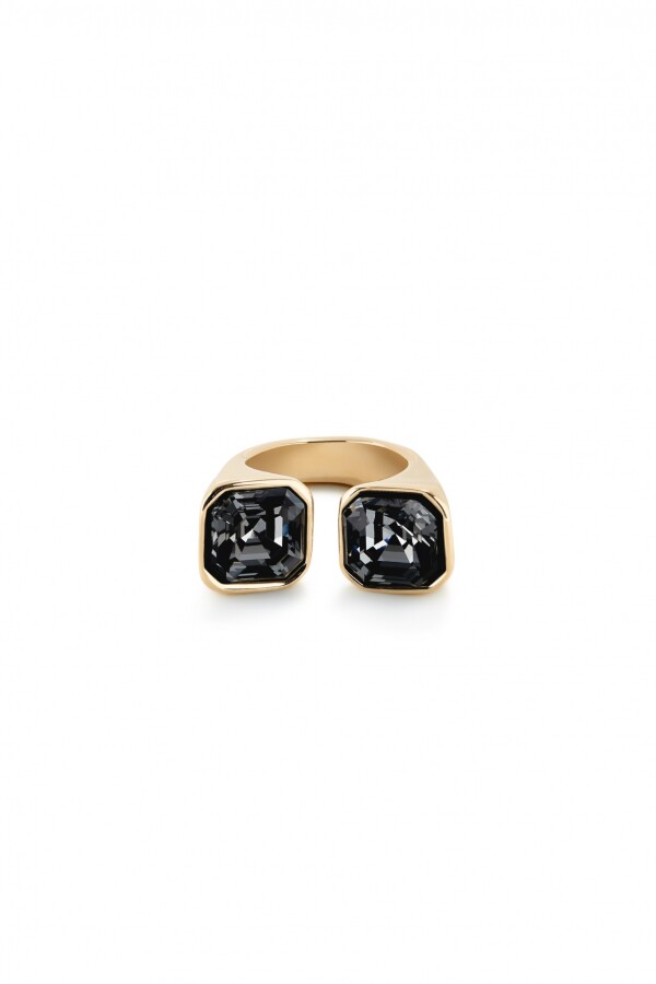 ANILLO BAÑADO EN ORO 18K CON CRISTAL NEGRO Anillo
