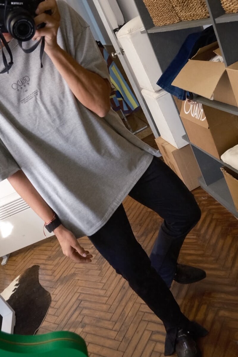 Remera Histrodra GRIS